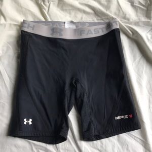 Under armour black small women’s sliding shorts